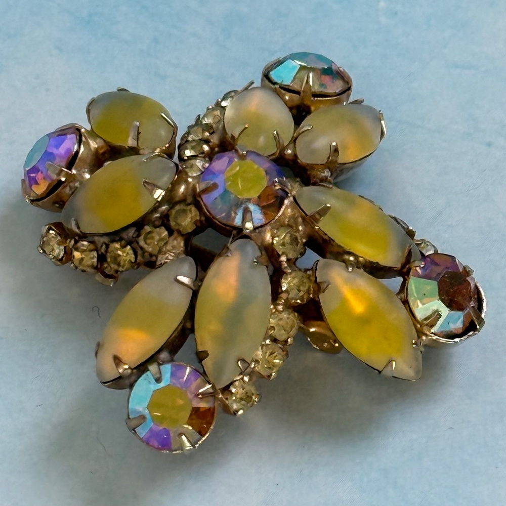 VINTAGE Floral Brooch Multiple Yellow Tone Pronged Gems Gold 2" x 2"